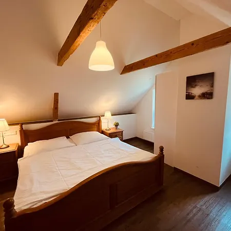 De Luette Leive In Lejlighed *